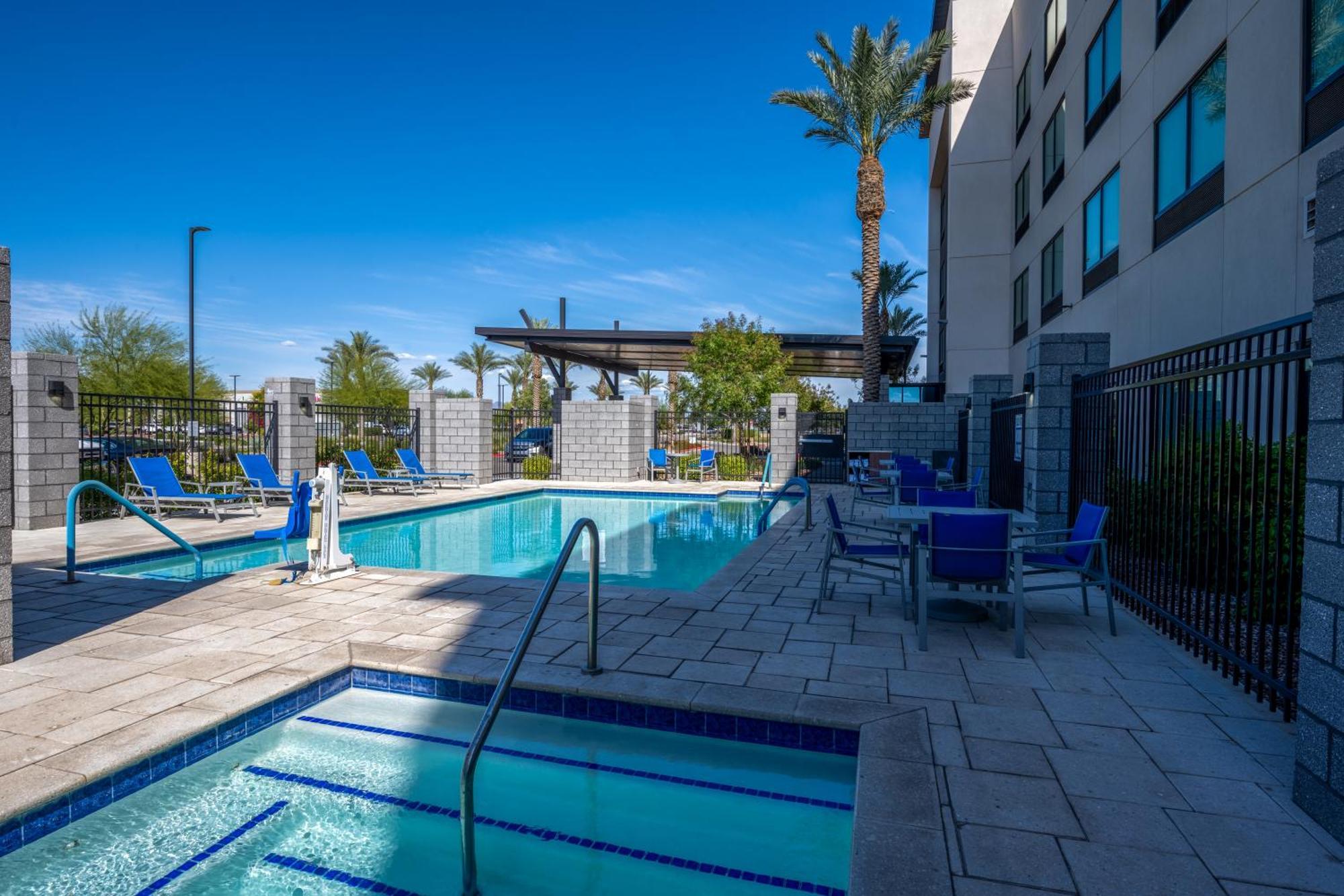 Express & - - Mesa Gateway Airport Hotel 3*