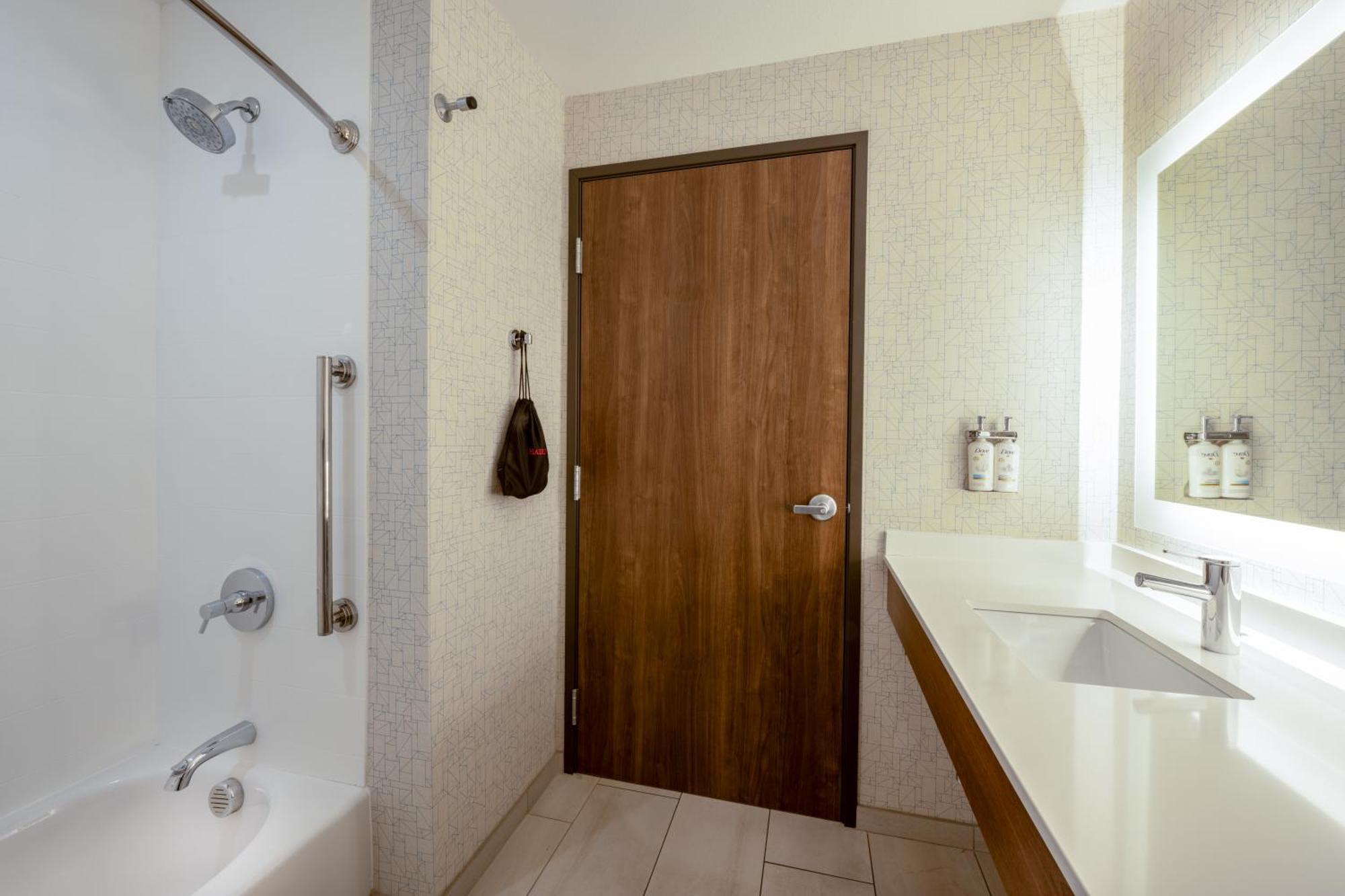 Hotel Express & - - Mesa Gateway Airport