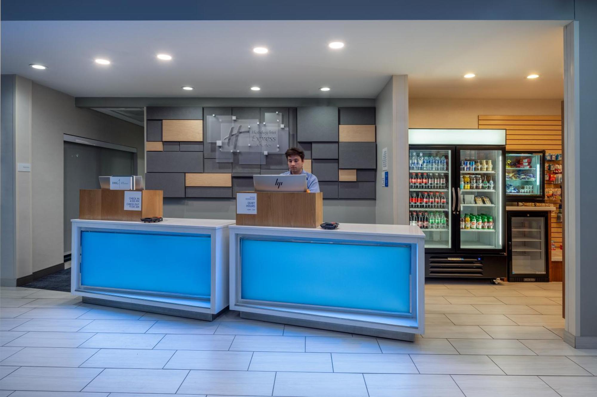 Hotel Express & - - Mesa Gateway Airport Gilbert
