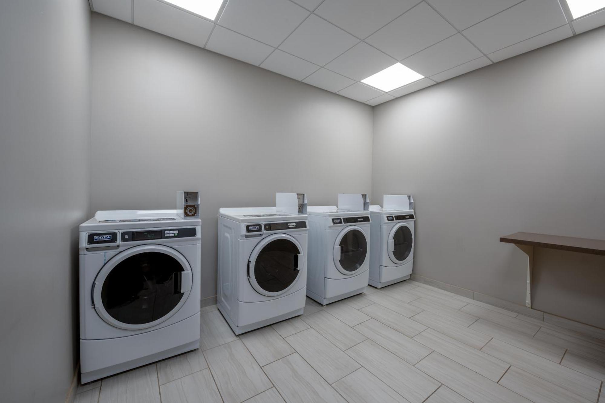 Express & - - Mesa Gateway Airport 3*